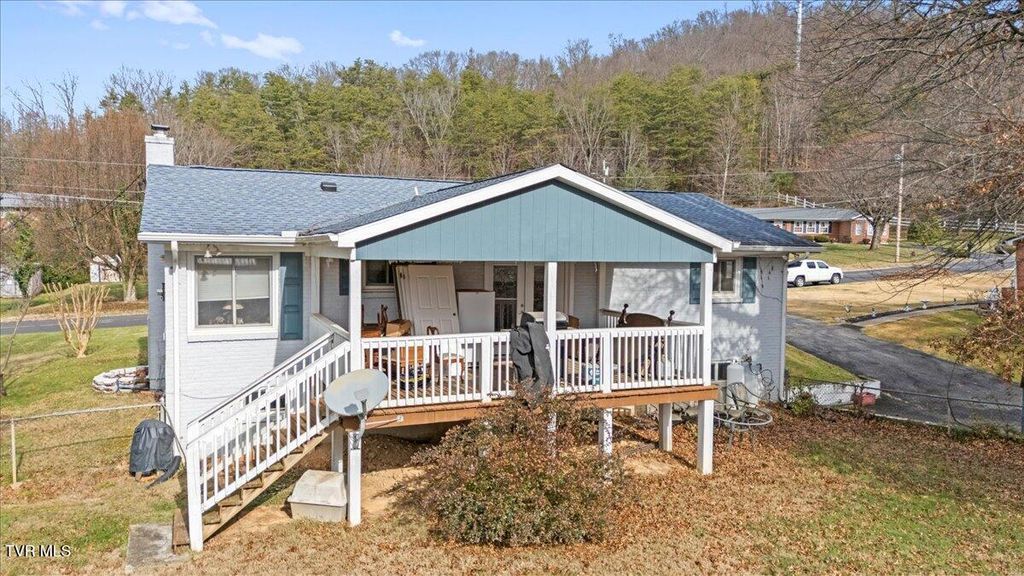 Photo of 2405 Melborne Drive, Johnson City, TN 37601 (MLS # 9989106)