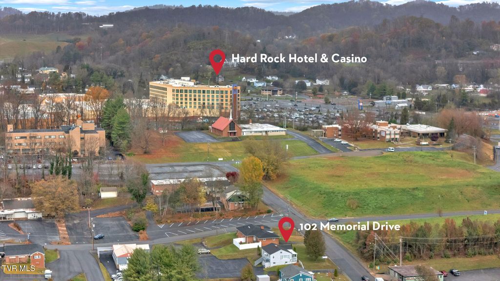 Photo of 102 Memorial Drive, Bristol, TN 37620 (MLS # 9988205)