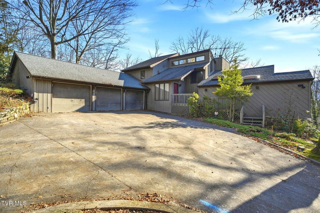 Photo of 3524 Celtic Court, Kingsport, TN 37660 (MLS # 9988808)