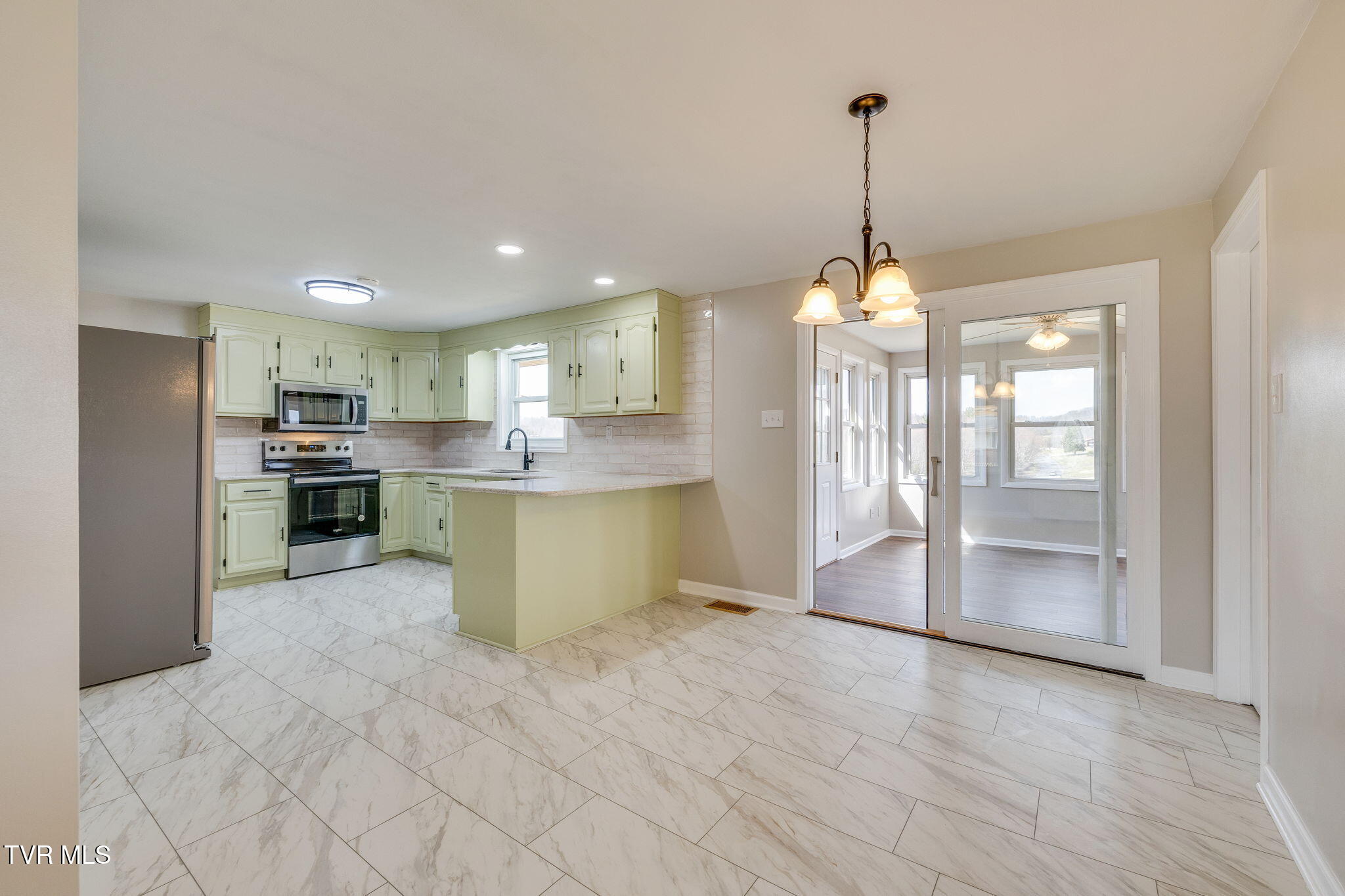 5525 Shawnee Drive, Kingsport, Tennessee image 9