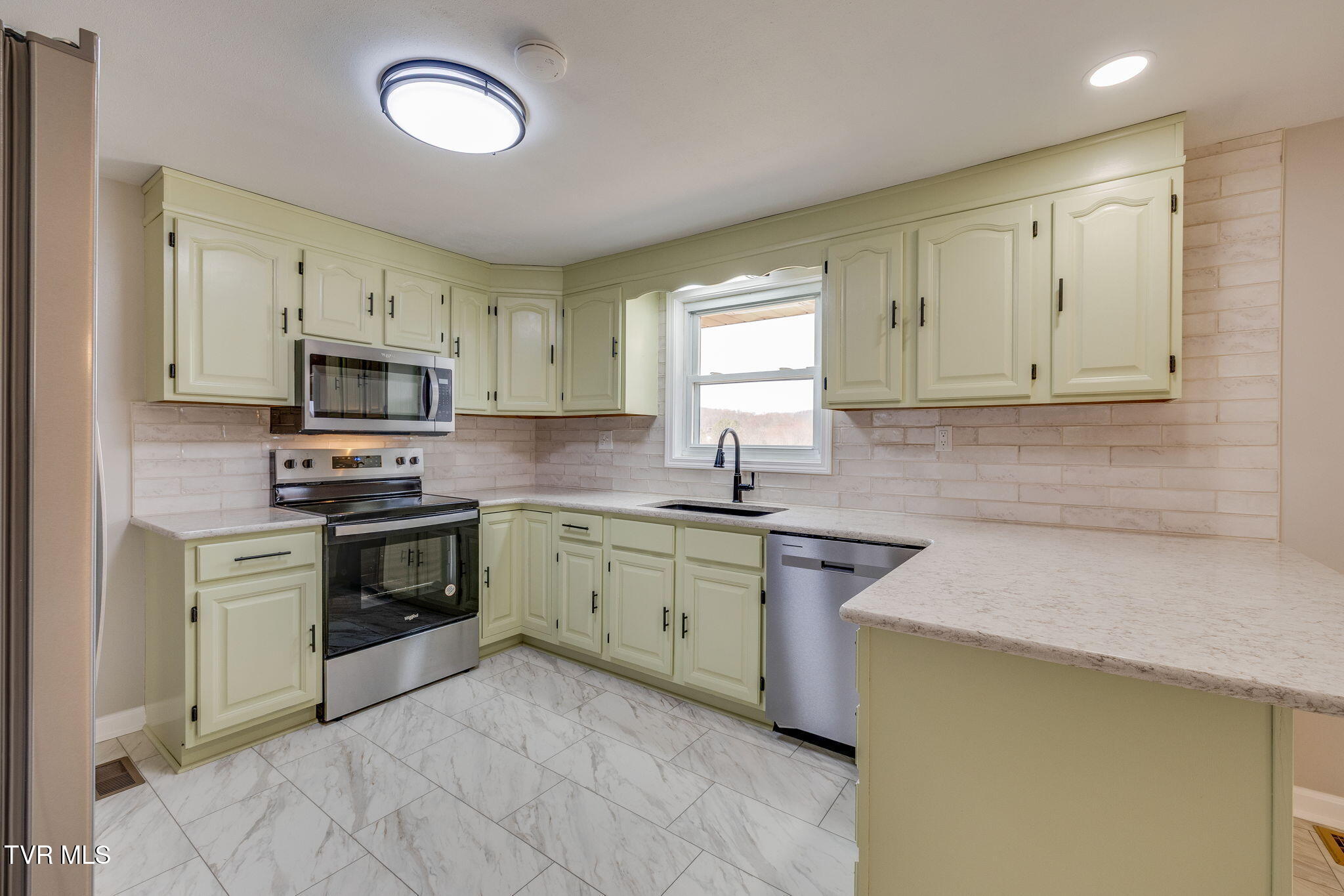5525 Shawnee Drive, Kingsport, Tennessee image 10