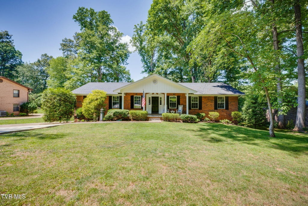 Photo of 255 Woodcrest Drive, Greeneville, TN 37745 (MLS # 9996748)