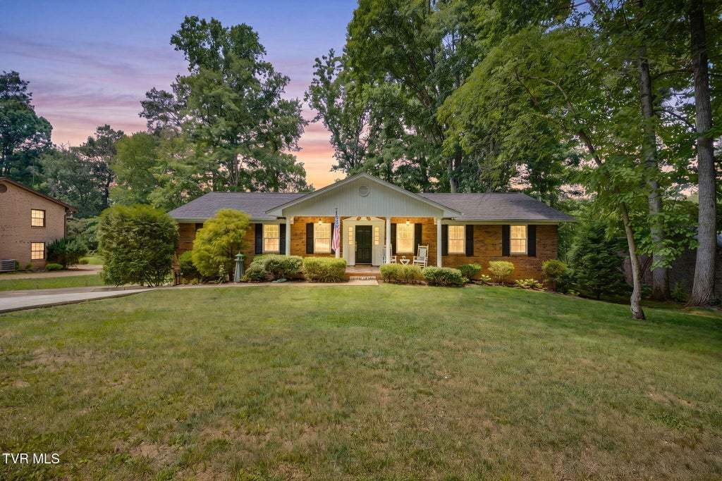 Photo of 255 Woodcrest Drive, Greeneville, TN 37745 (MLS # 9996748)