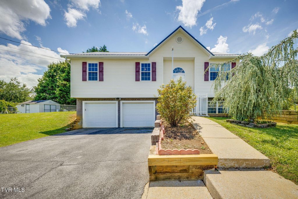 Photo of 206 Persimmon Lane, Jonesborough, TN 37659 (MLS # 9983464)