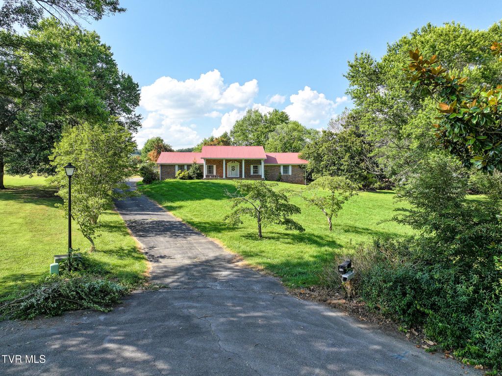 Photo of 159 Kimbili Drive, Greeneville, TN 37745 (MLS # 9990297)