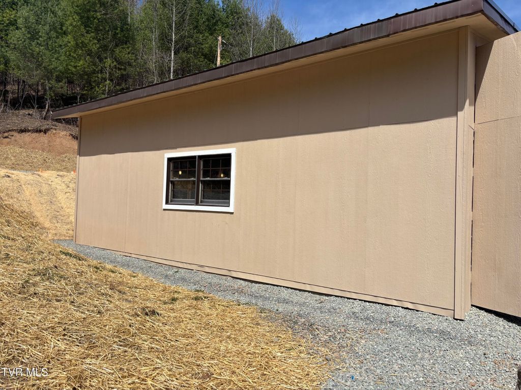 Photo of 202 Greer Branch Road, Laurel Bloomery, TN 37680 (MLS # 9993035)