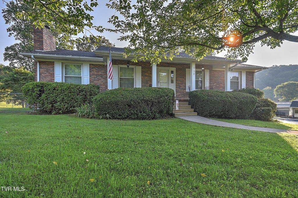 Photo of 112 Hillview Road, Kingsport, TN 37664 (MLS # 9982504)