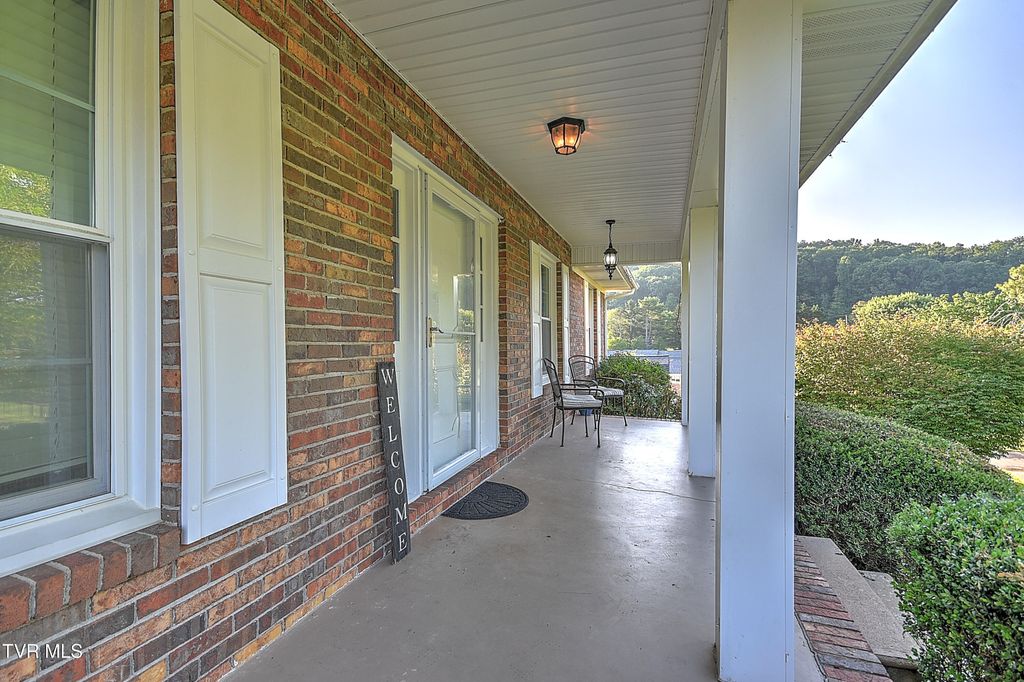 Photo of 112 Hillview Road, Kingsport, TN 37664 (MLS # 9982504)