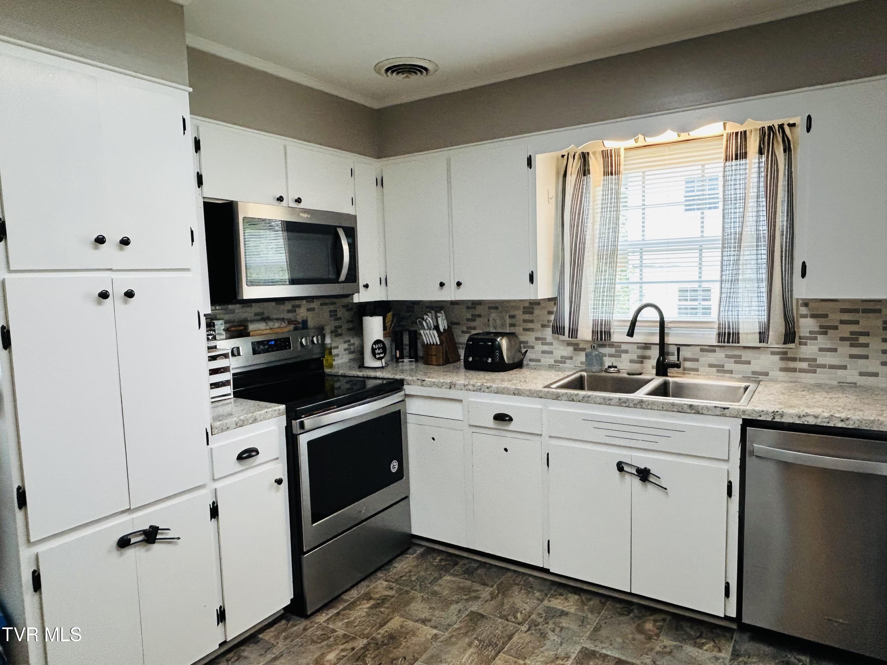 312 Colonial Circle, Greeneville, Tennessee image 18