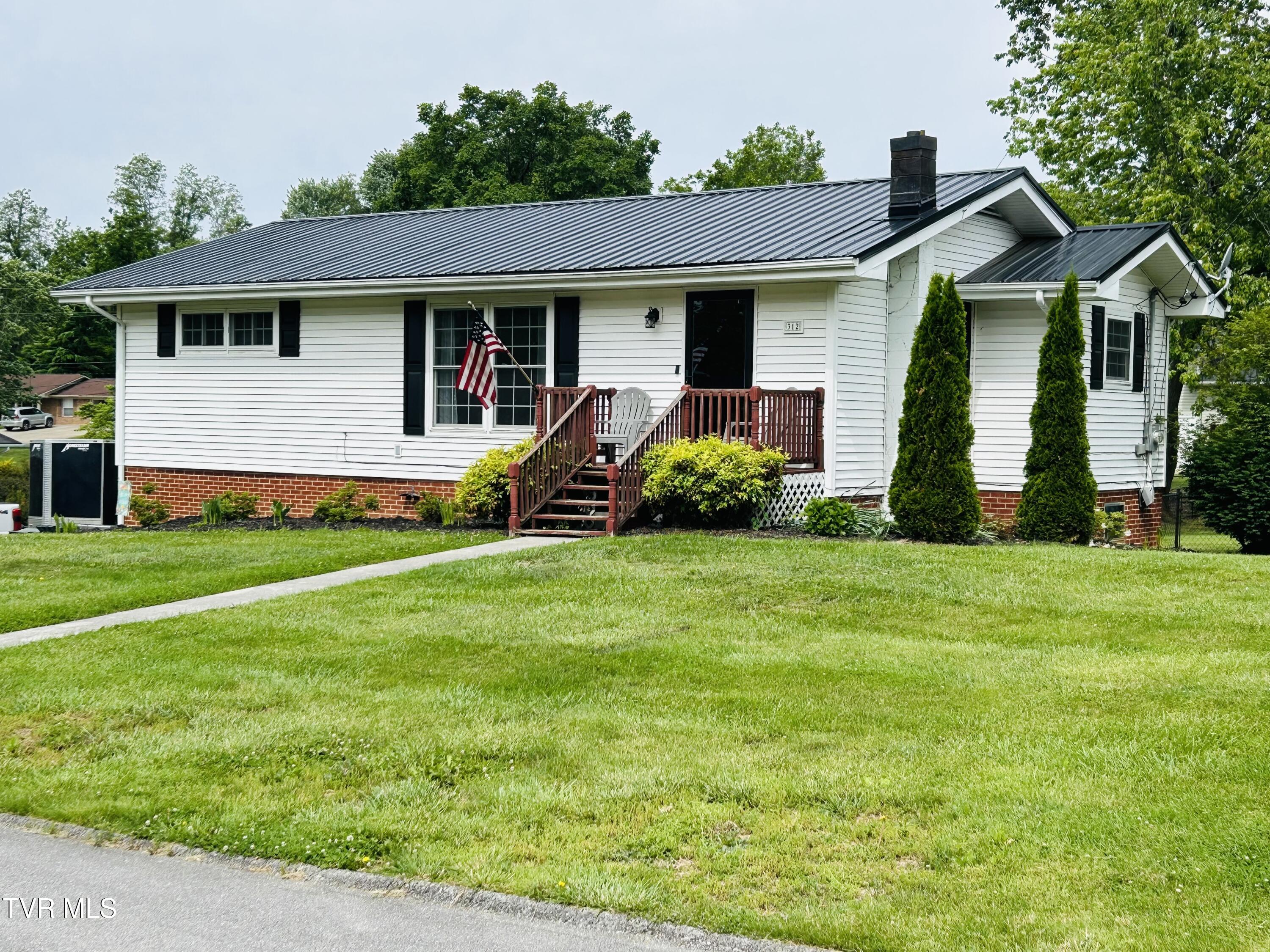 312 Colonial Circle, Greeneville, Tennessee image 4