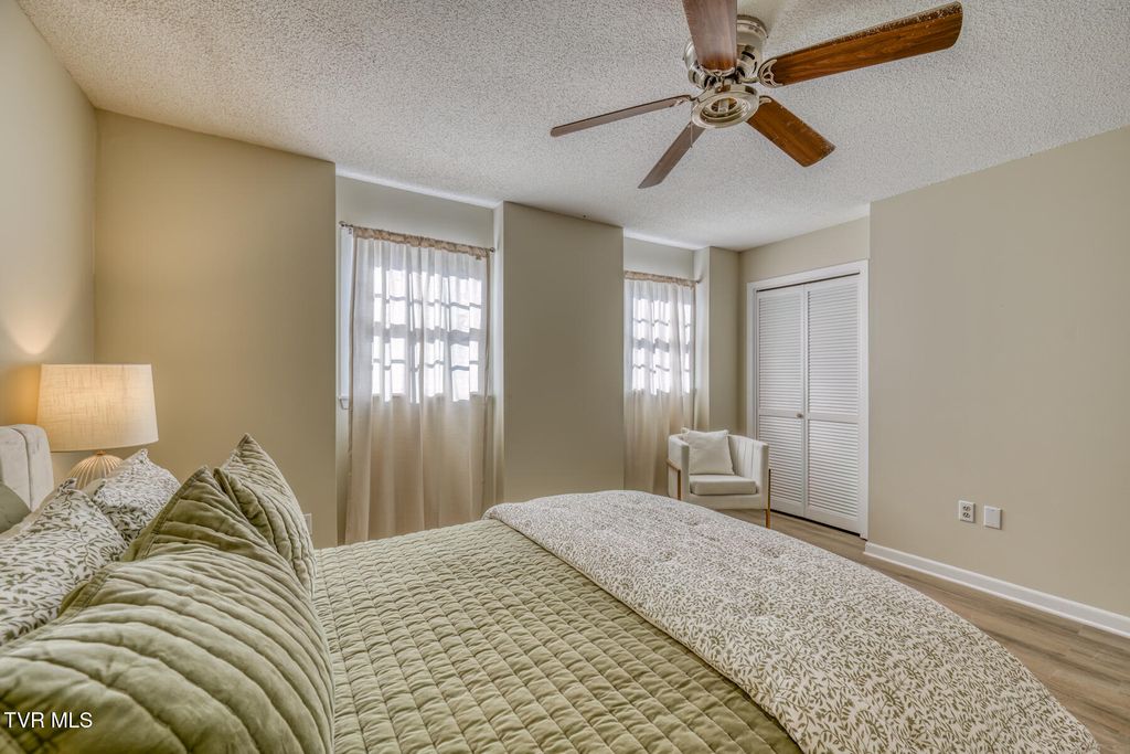 Photo of 124 Oakcrest Circle, Bristol, VA 24201 (MLS # 9995057)