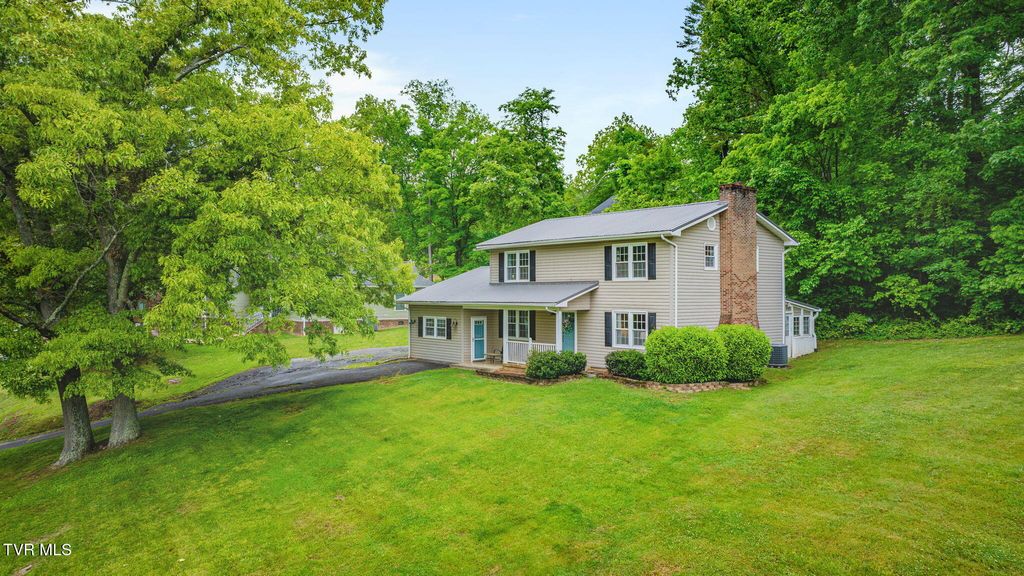 Photo of 2552 Bob Little Road, Elizabethton, TN 37643 (MLS # 9995156)