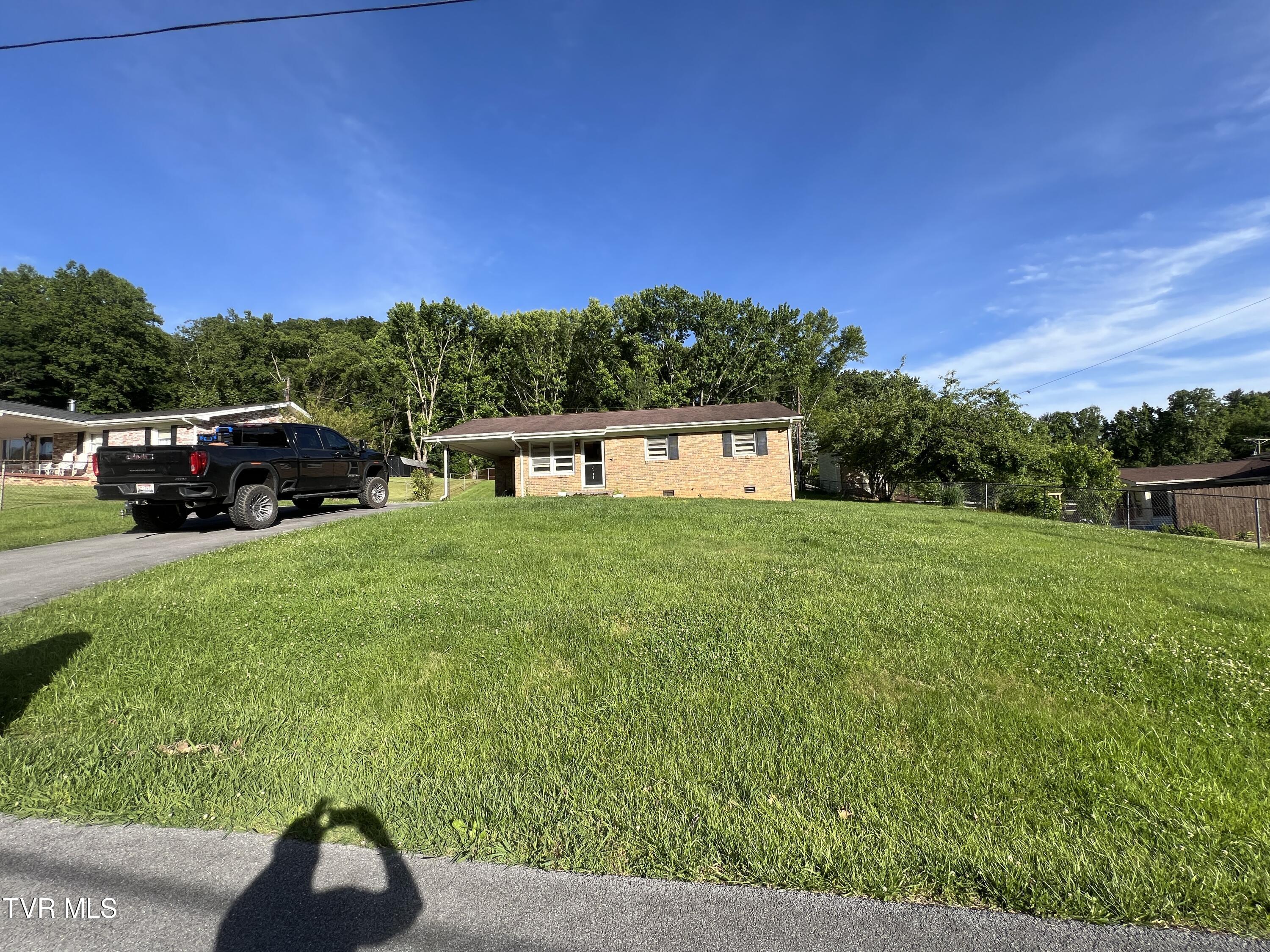 Photo 1 of 17 — 216 Spurgeon Road, Blountville, TN 37617