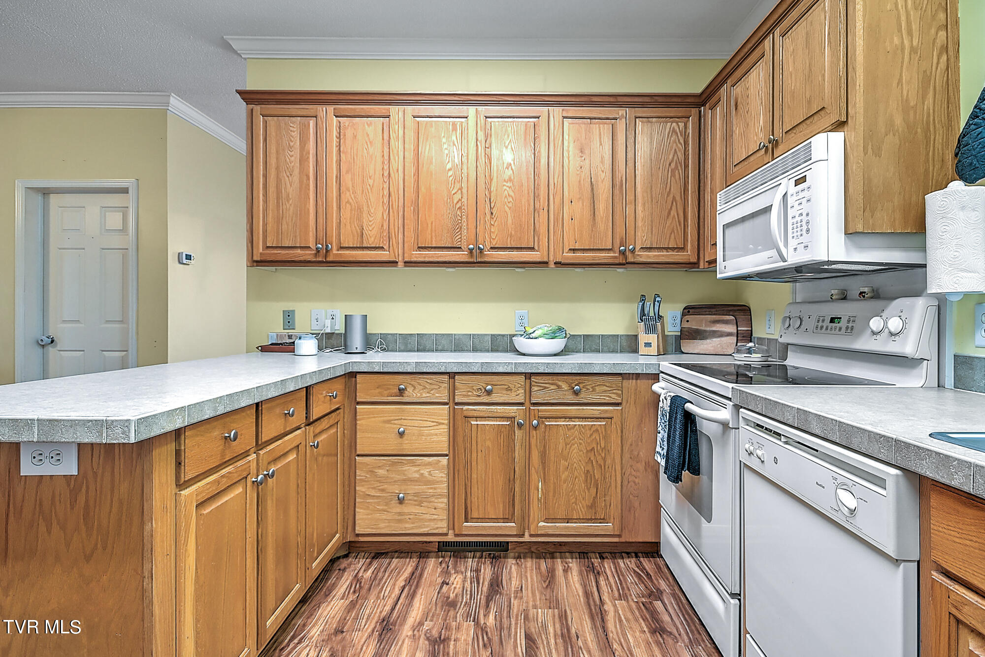 380 Moulton Greene Road, Fall Branch, Tennessee image 8