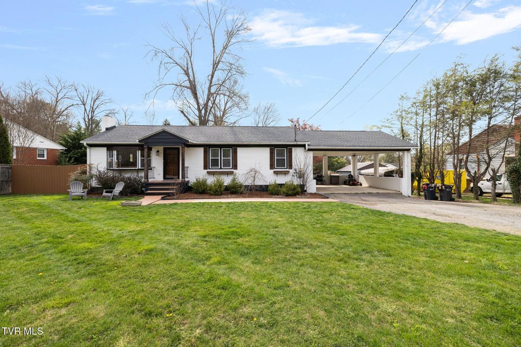 Photo of 533 Vance Drive Drive, Bristol, TN 37620 (MLS # 9993177)