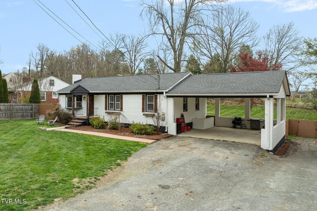 Photo of 533 Vance Drive Drive, Bristol, TN 37620 (MLS # 9993177)