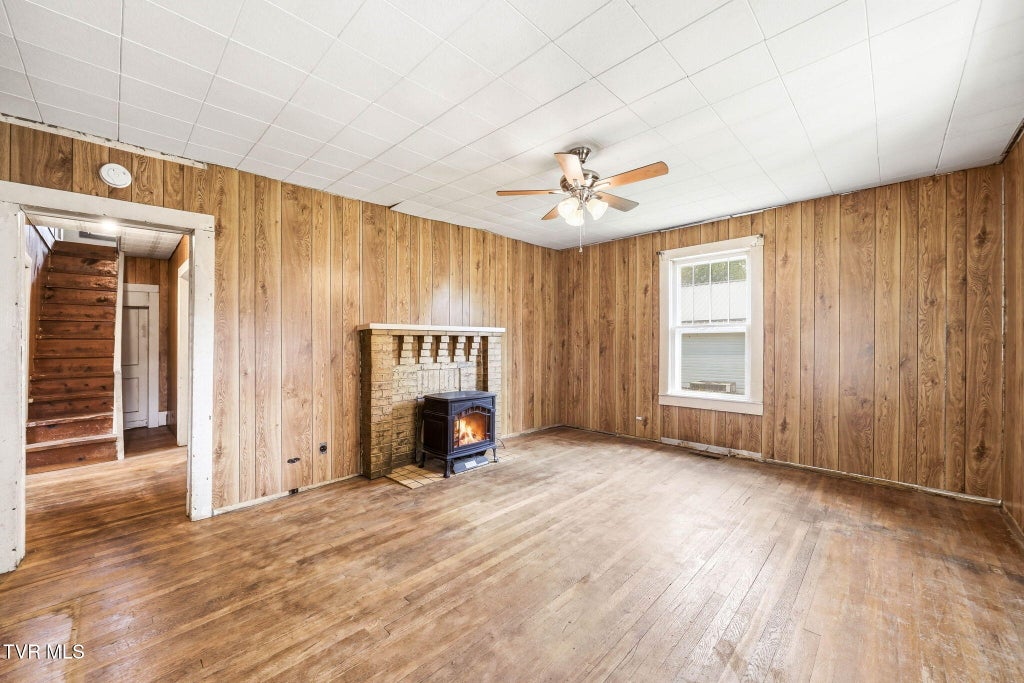 Photo of 220 Reece Avenue, Mountain City, TN 37683 (MLS # 9998062)