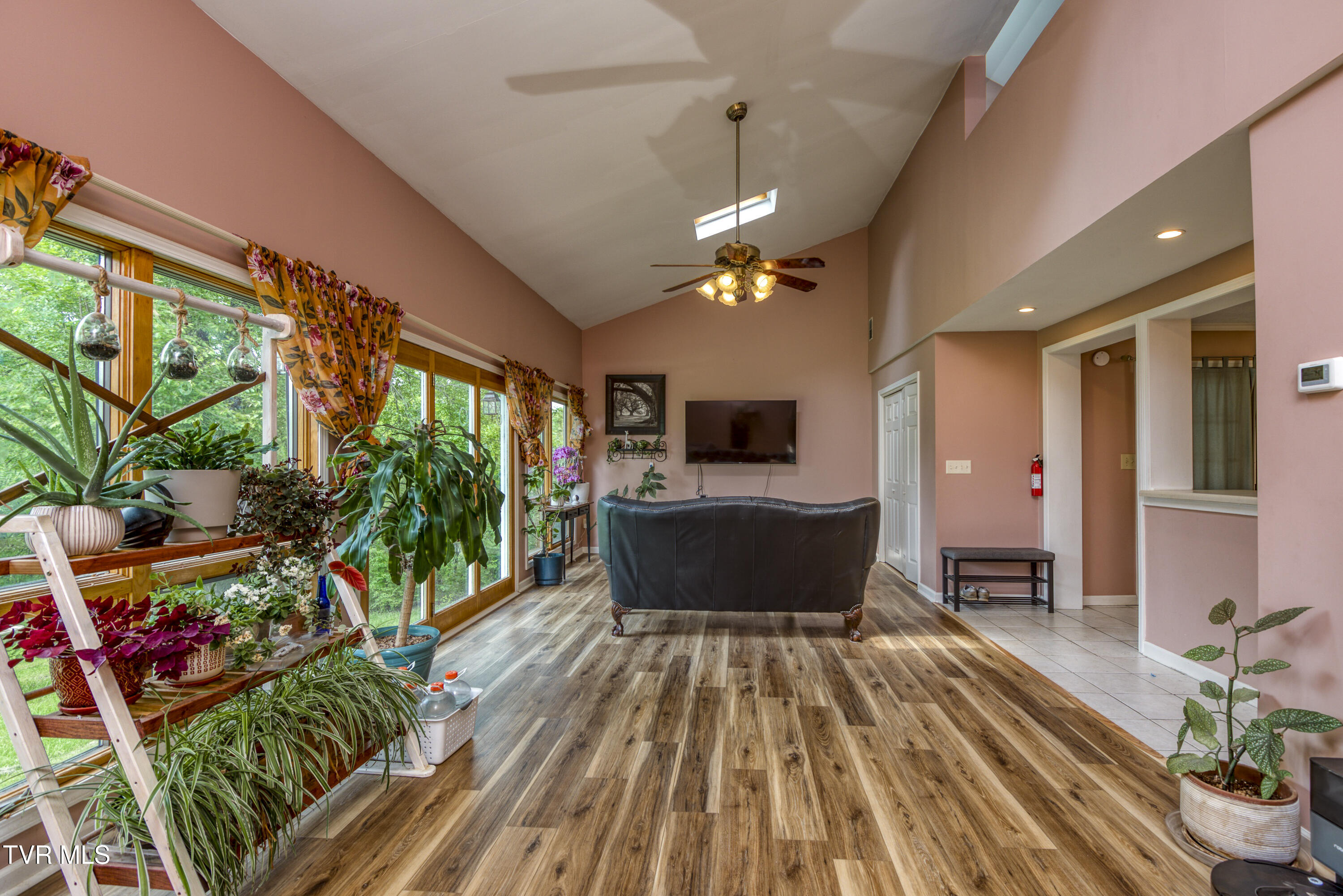 255 Holly Mountain Lane, Bristol, Virginia image 15