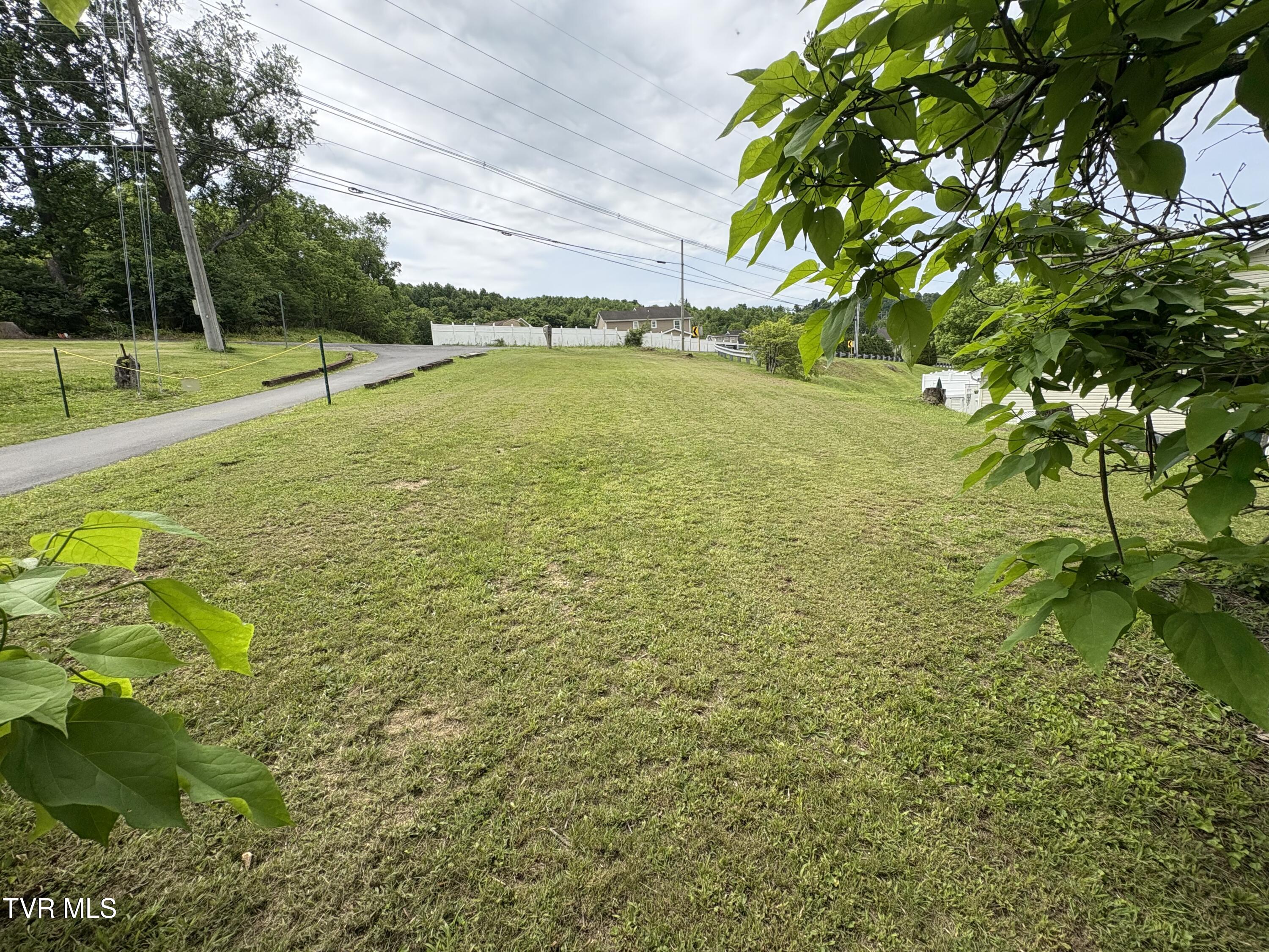 255 Holly Mountain Lane, Bristol, Virginia image 5