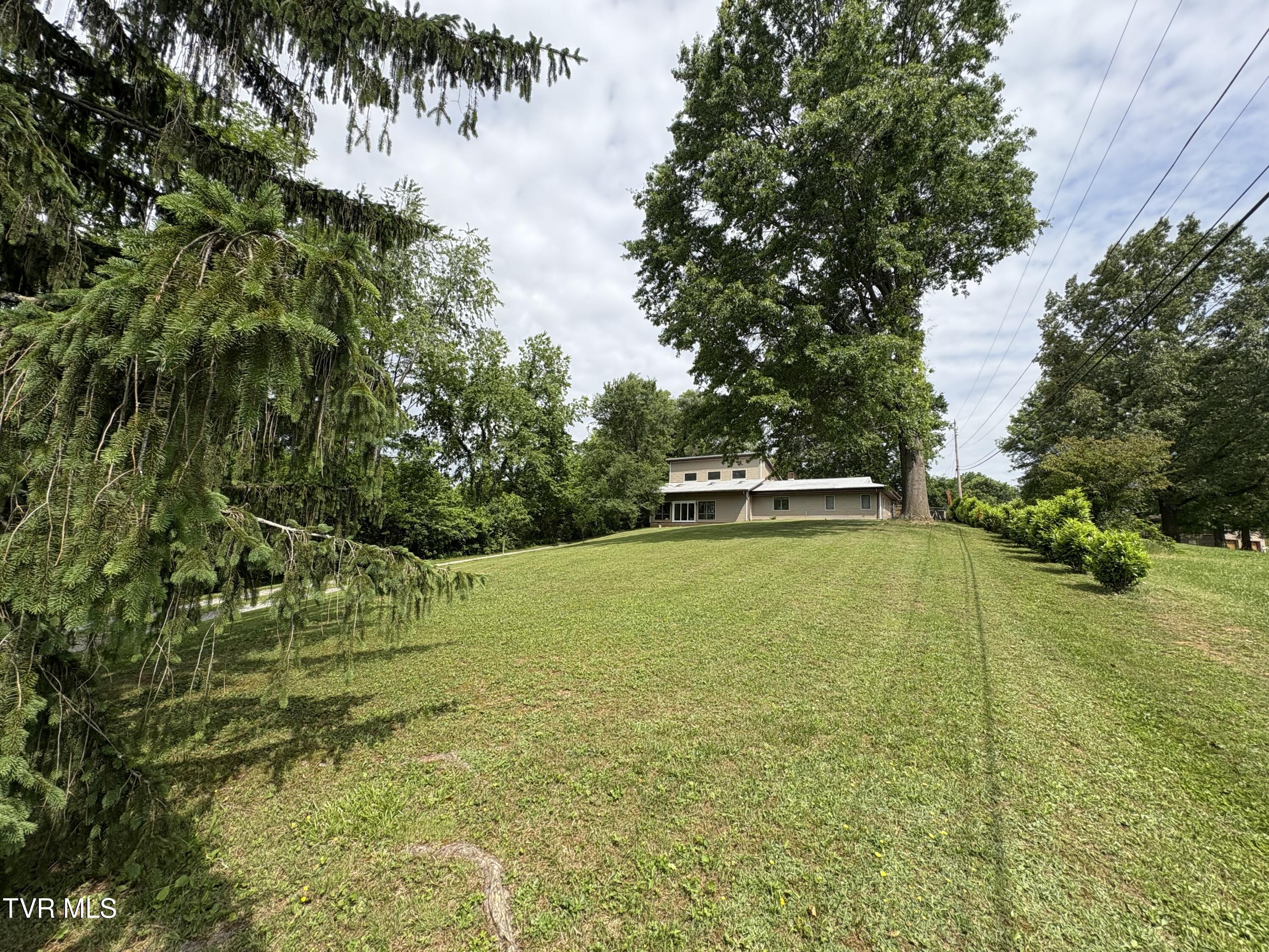 255 Holly Mountain Lane, Bristol, Virginia image 33
