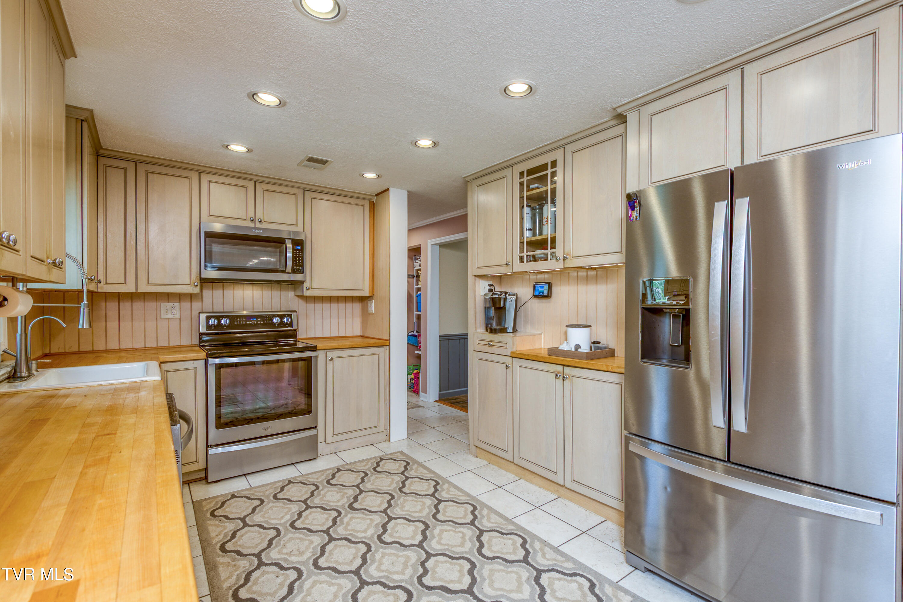255 Holly Mountain Lane, Bristol, Virginia image 19