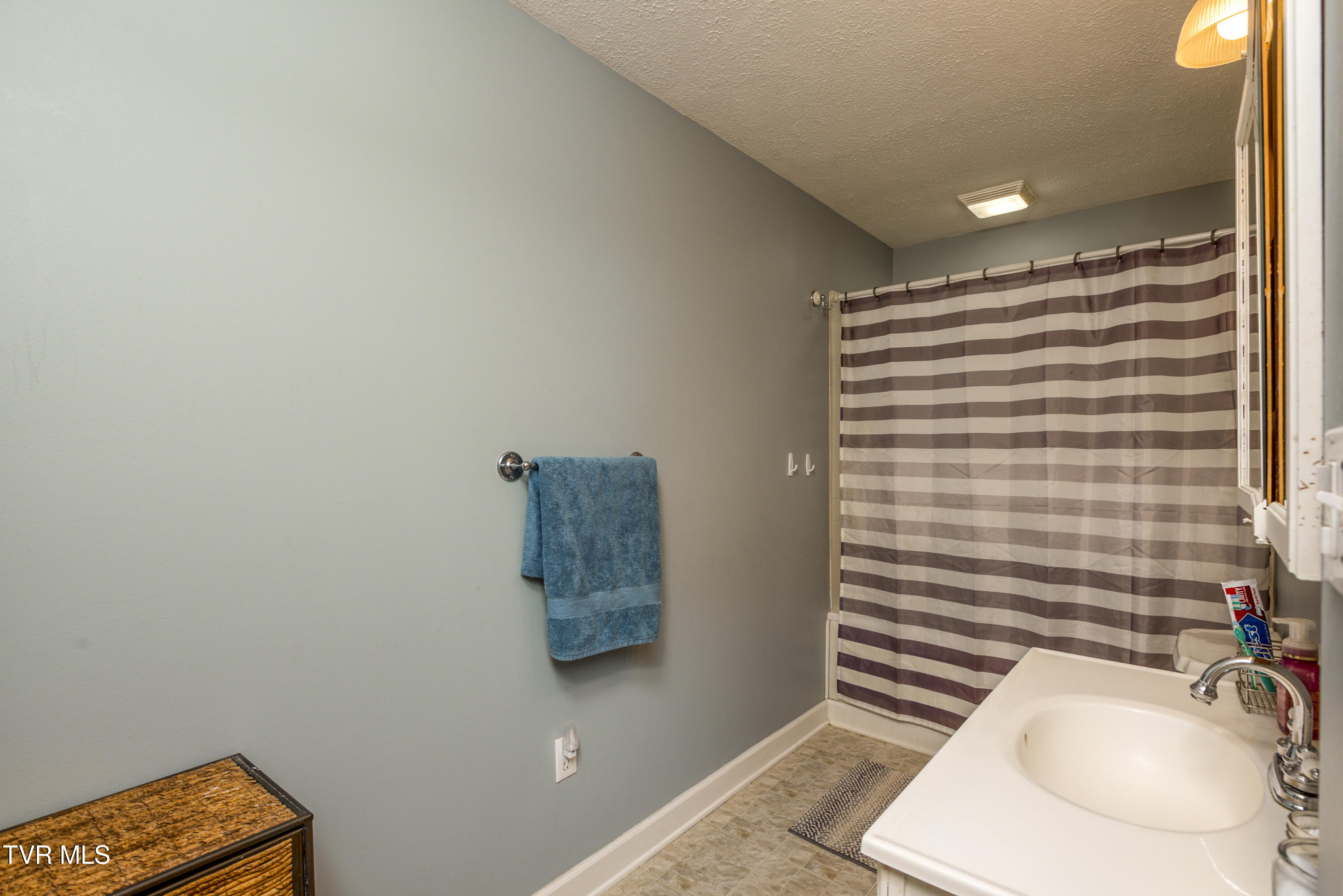 255 Holly Mountain Lane, Bristol, Virginia image 26