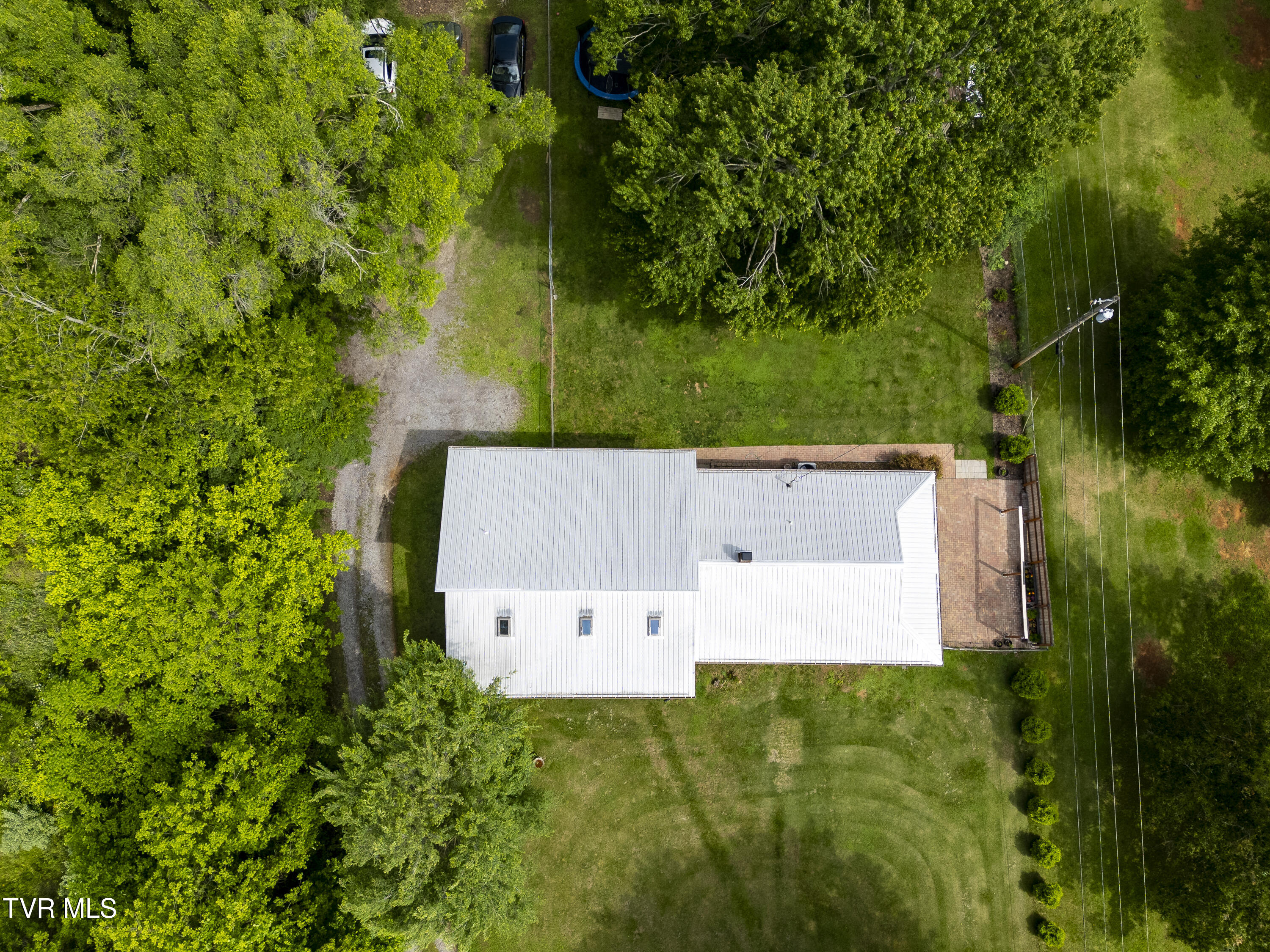 255 Holly Mountain Lane, Bristol, Virginia image 32