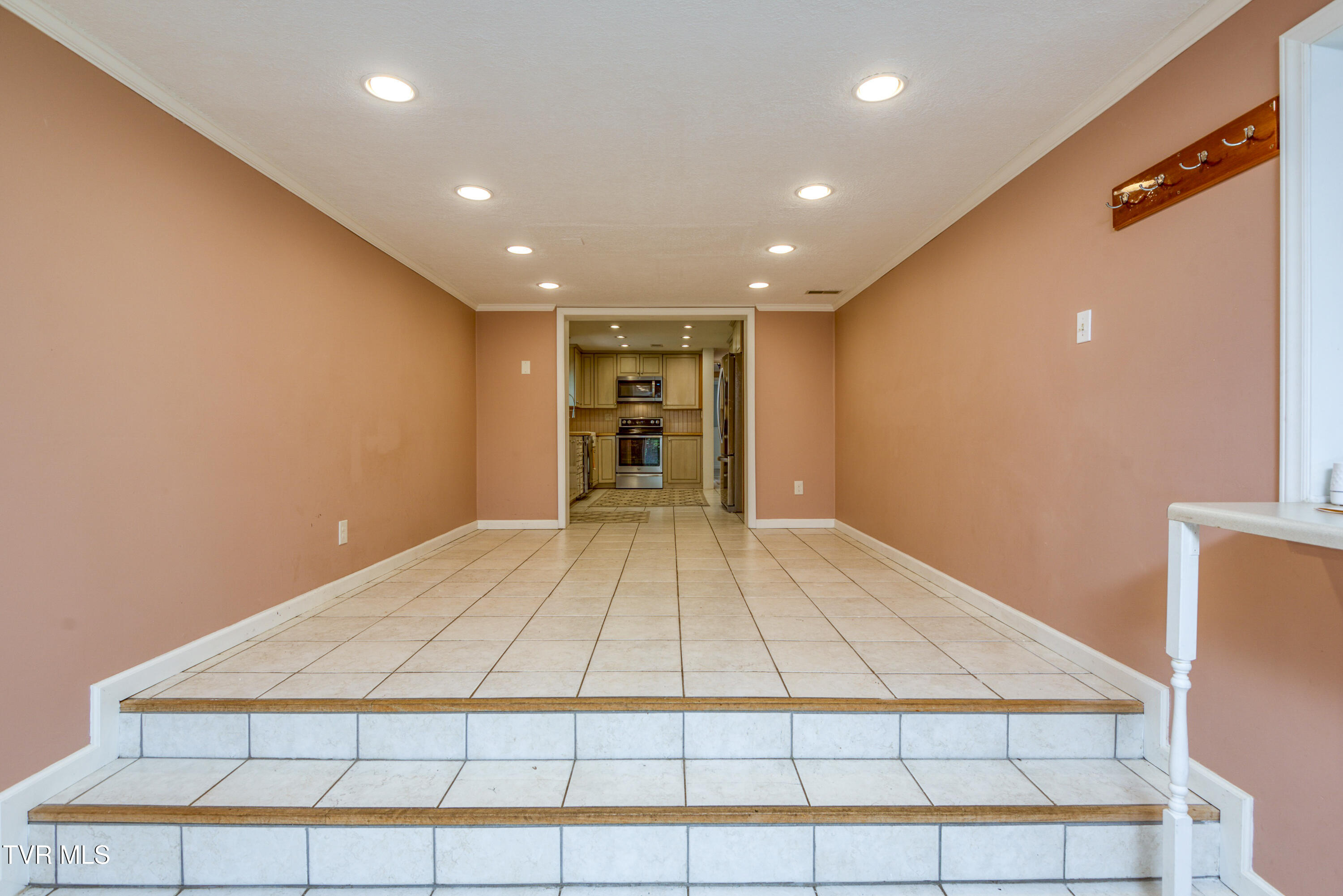 255 Holly Mountain Lane, Bristol, Virginia image 21