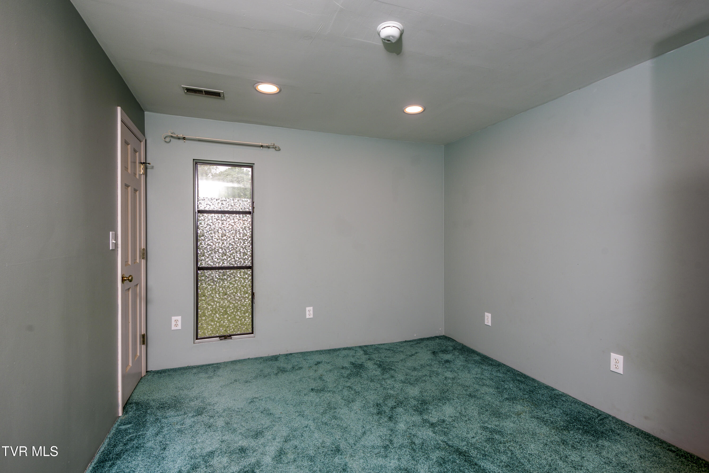 255 Holly Mountain Lane, Bristol, Virginia image 27