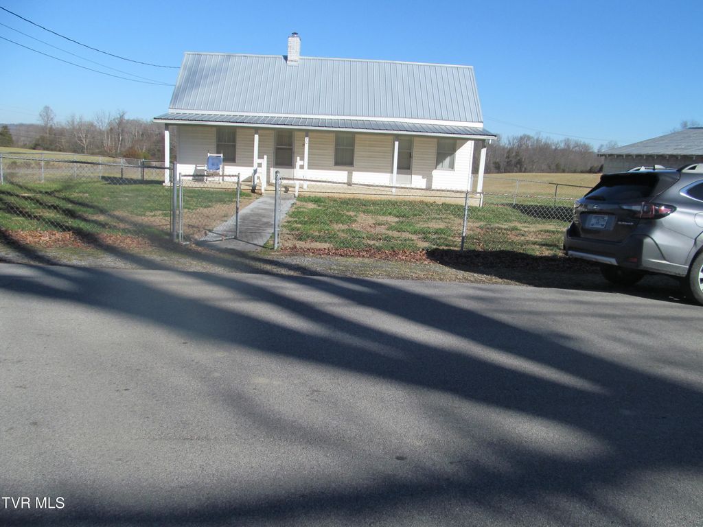 Photo of 90 Lake Meadow Drive, Gray, TN 37615 (MLS # 9990245)