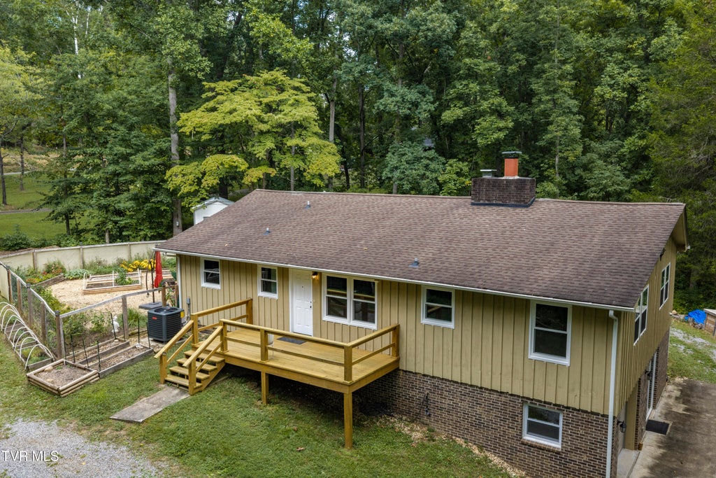 Photo of 512 Dalewood Road, Johnson City, TN 37601 (MLS # 10000747)