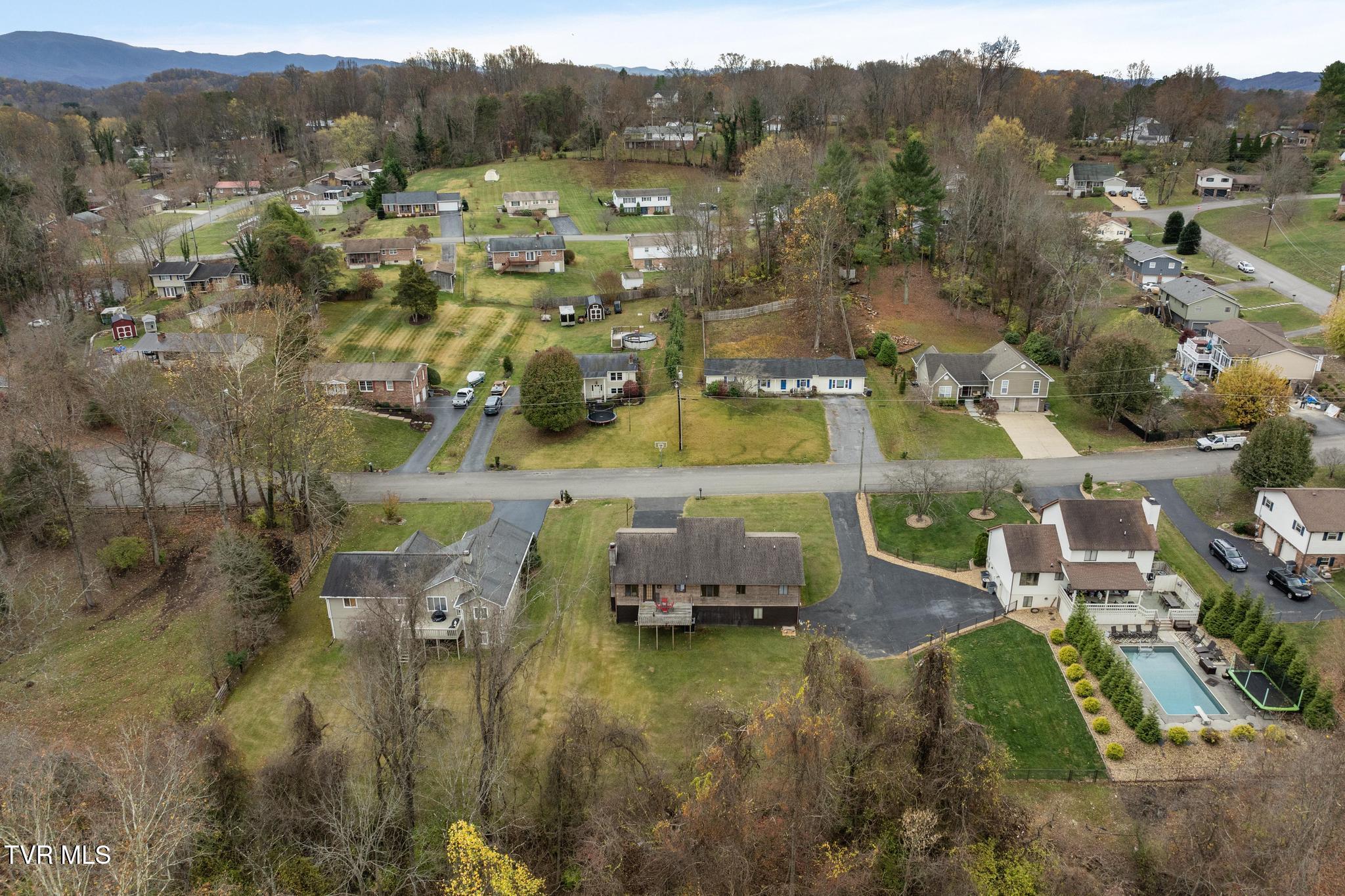416 Crestfield Drive, Bristol, Tennessee image 42