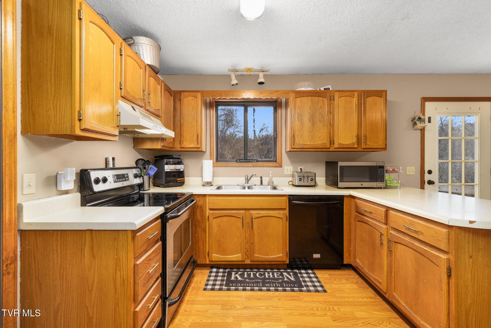 416 Crestfield Drive, Bristol, Tennessee image 14