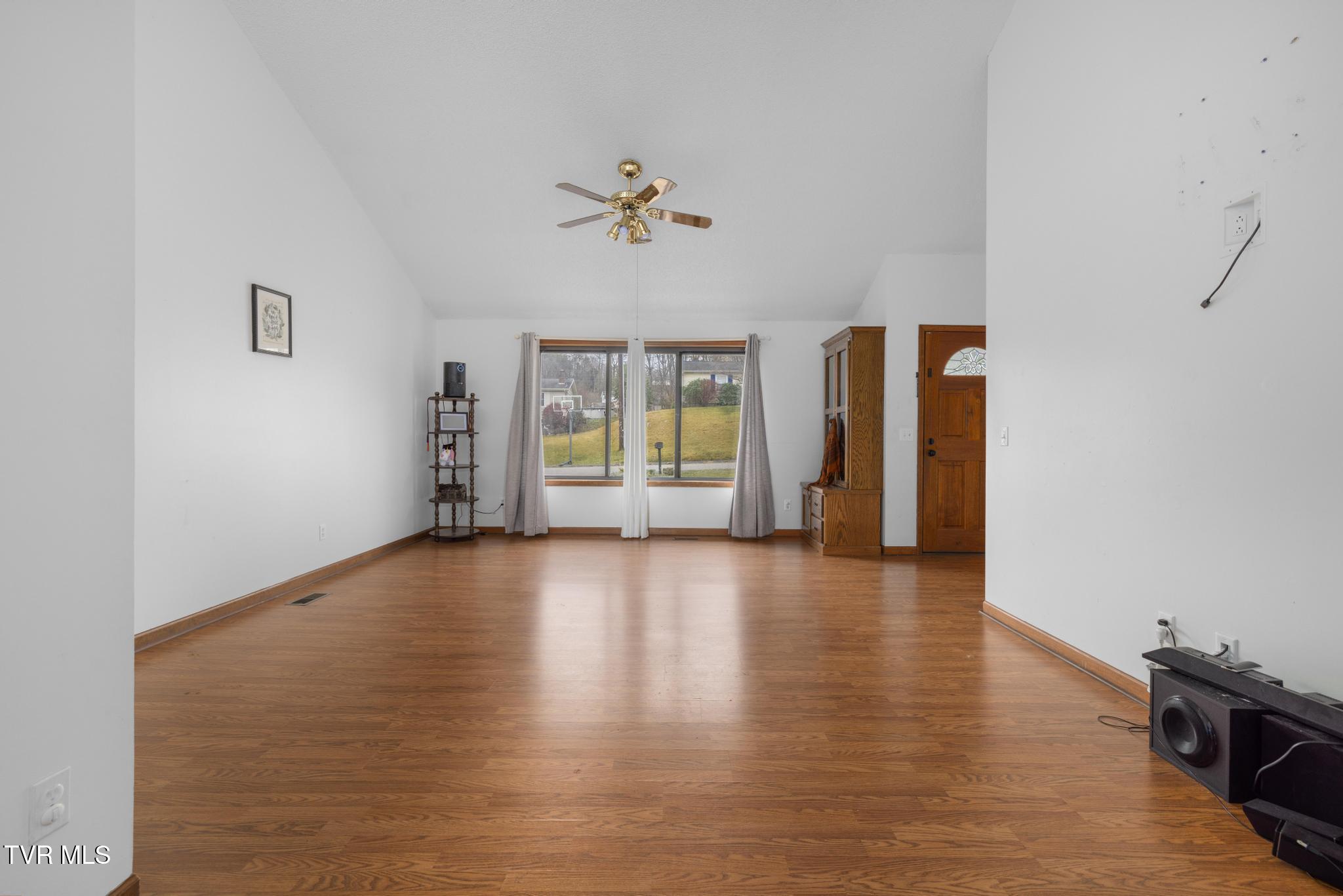 416 Crestfield Drive, Bristol, Tennessee image 8