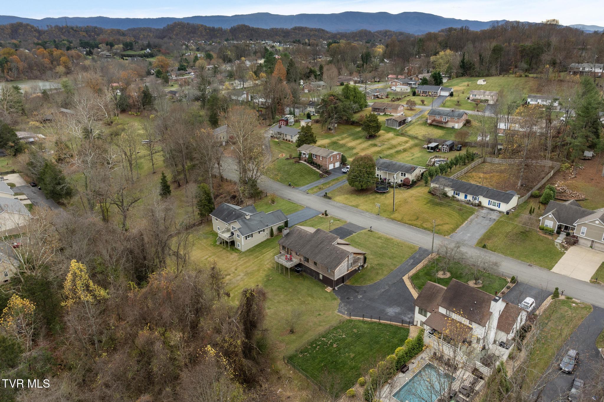 416 Crestfield Drive, Bristol, Tennessee image 43
