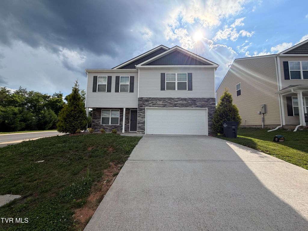 Photo of 1104 Tay Station, Kingsport, TN 37660 (MLS # 9996444)