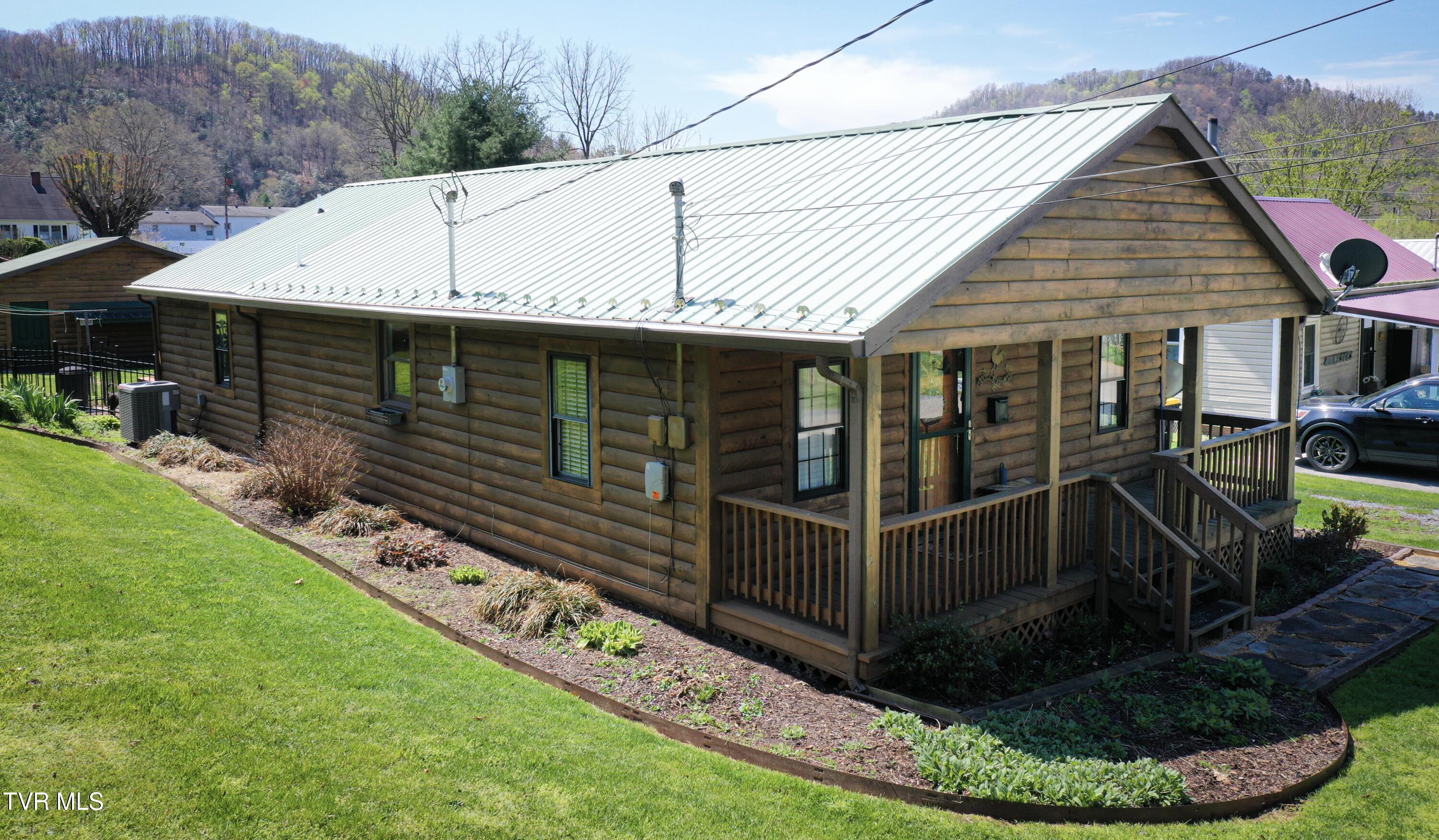 706 2nd Street, Damascus, Virginia image 2
