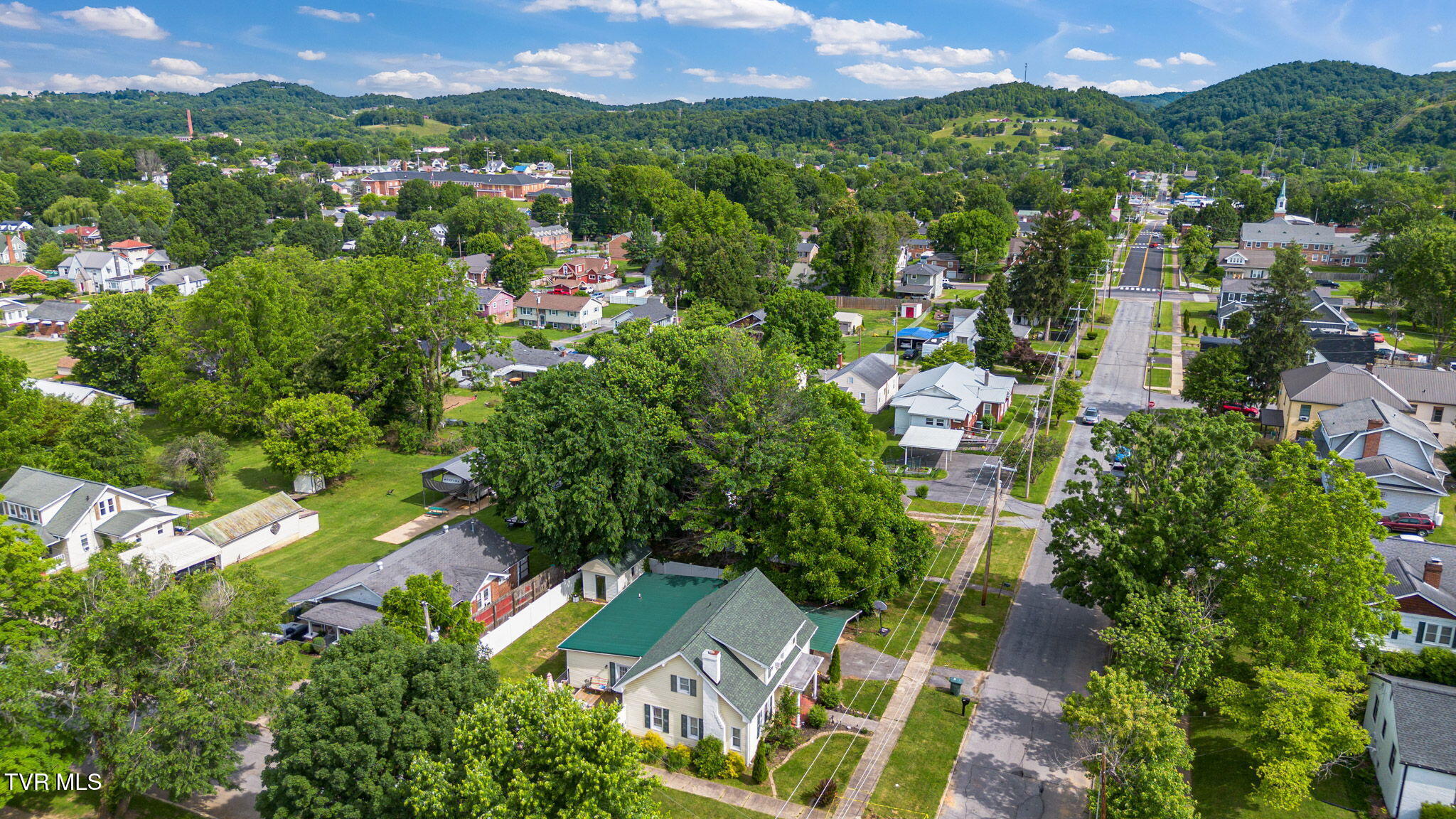 311 Roan Street, Elizabethton, Tennessee image 36