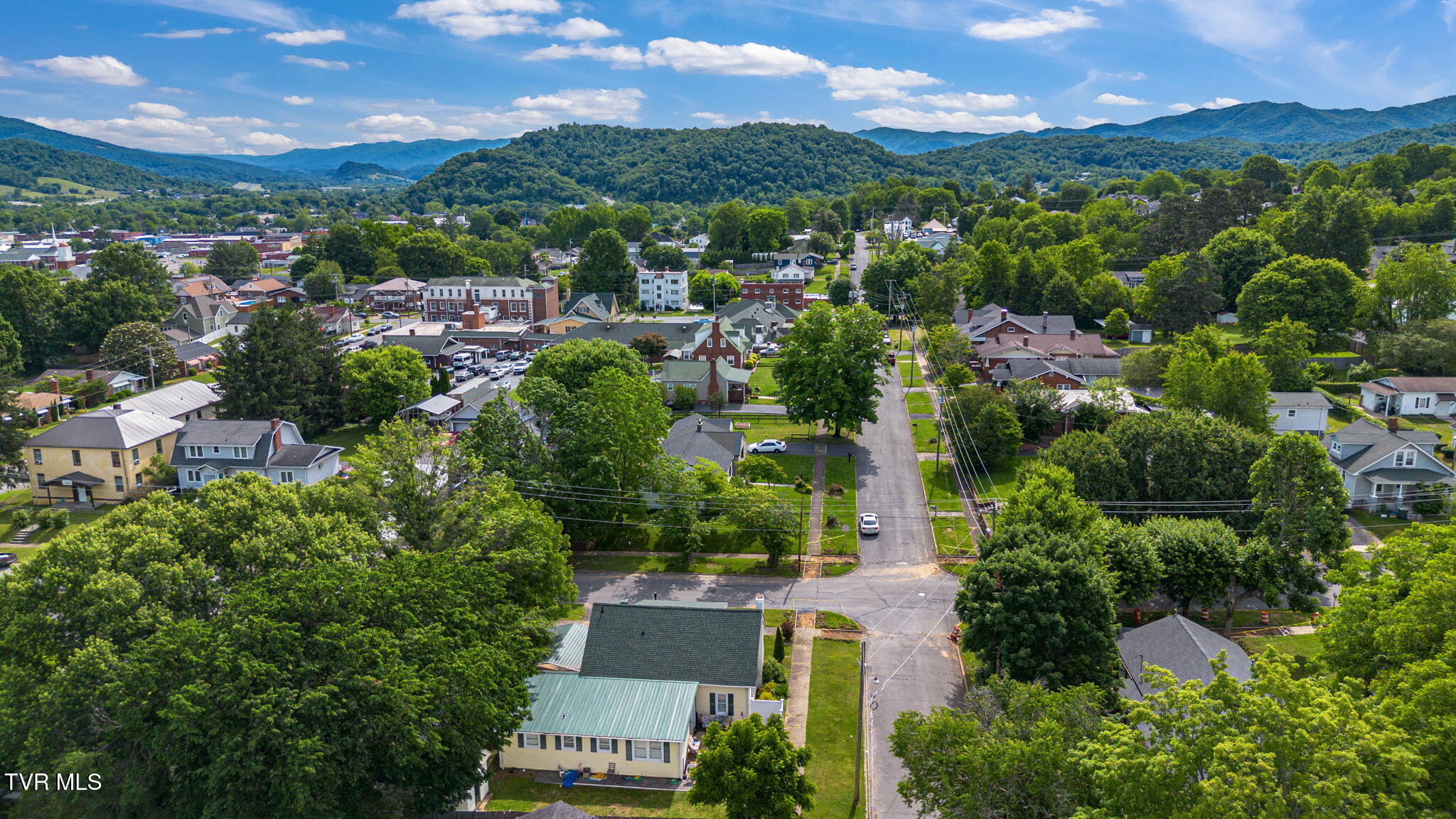 311 Roan Street, Elizabethton, Tennessee image 38