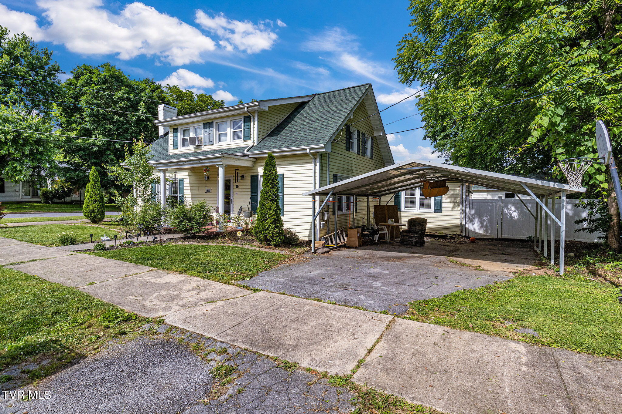 311 Roan Street, Elizabethton, Tennessee image 4
