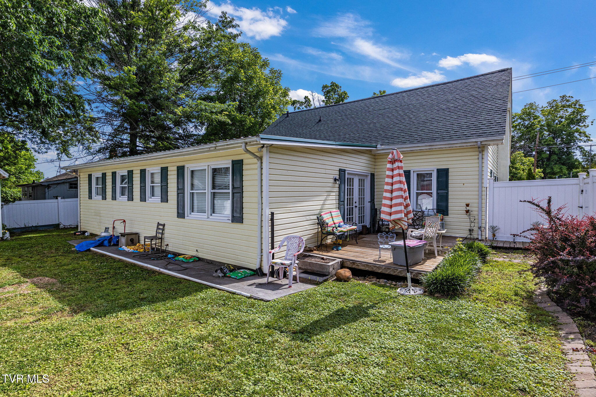 311 Roan Street, Elizabethton, Tennessee image 34