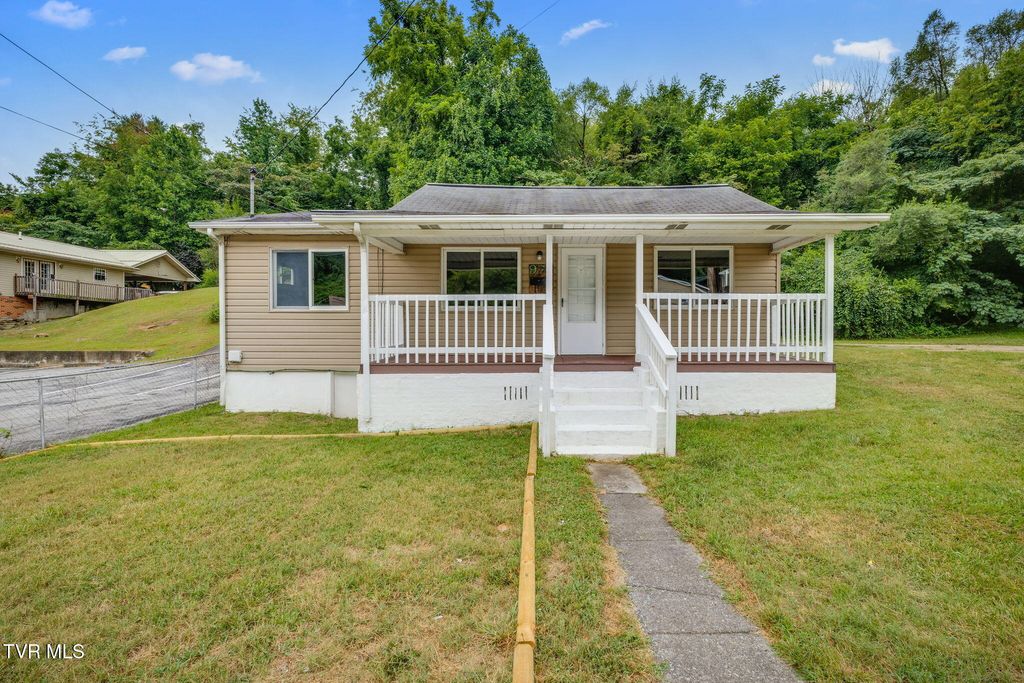 Photo of 976984 Lynn Garden Drive, Kingsport, TN 37665 (MLS # 9988929)
