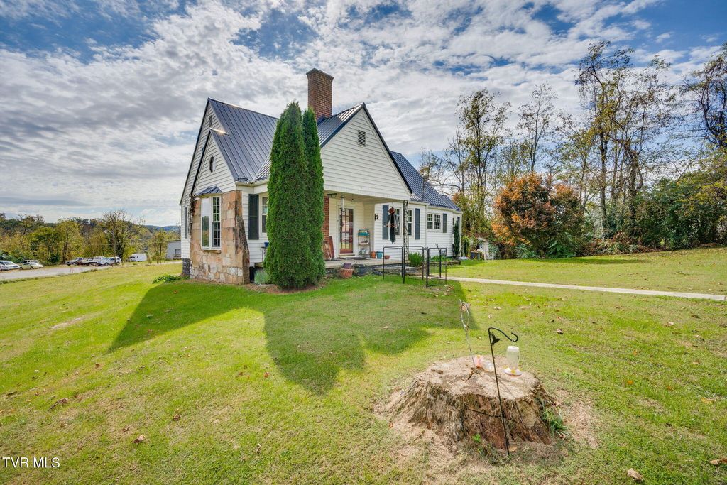 Photo of 111 Old Stage Road, Surgoinsville, TN 37873 (MLS # 9987517)