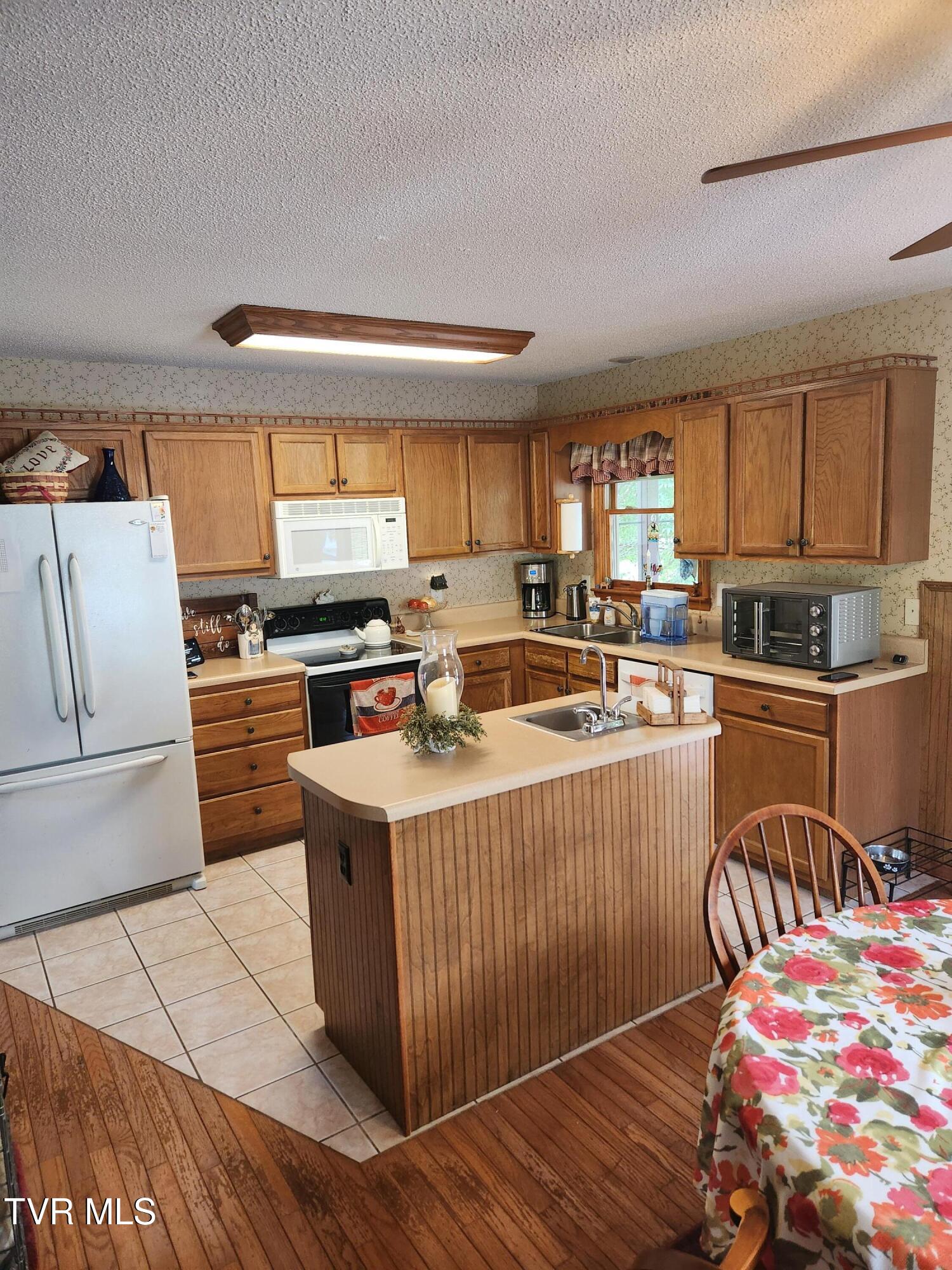 107 Buckner Drive, Roan Mountain, Tennessee image 7