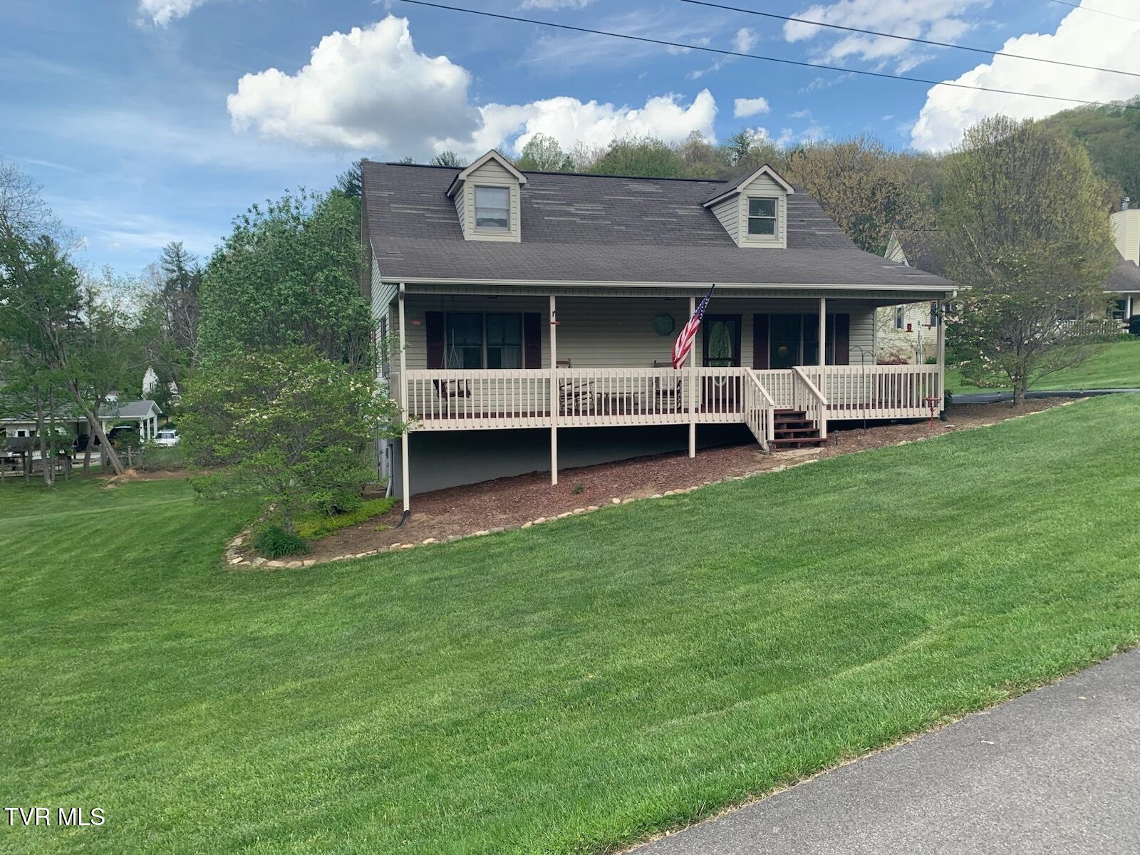 107 Buckner Drive, Roan Mountain, Tennessee image 2