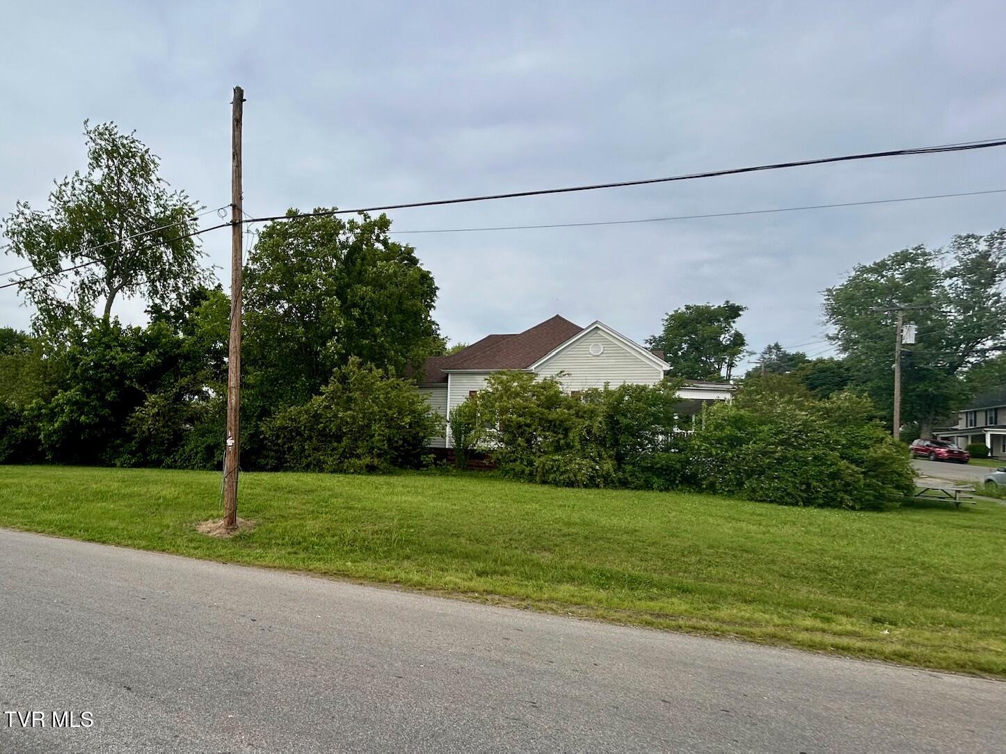 Massachusetts Ave, Bristol, Virginia image 5