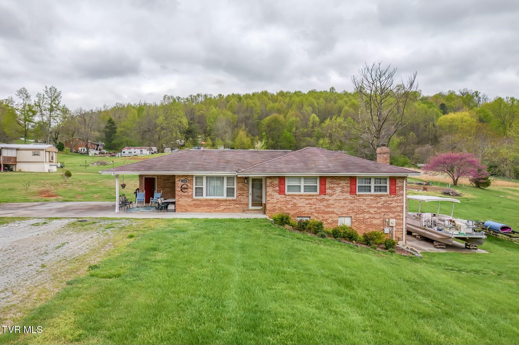 1258 Charity Hill Road, Elizabethton, Tennessee image 2