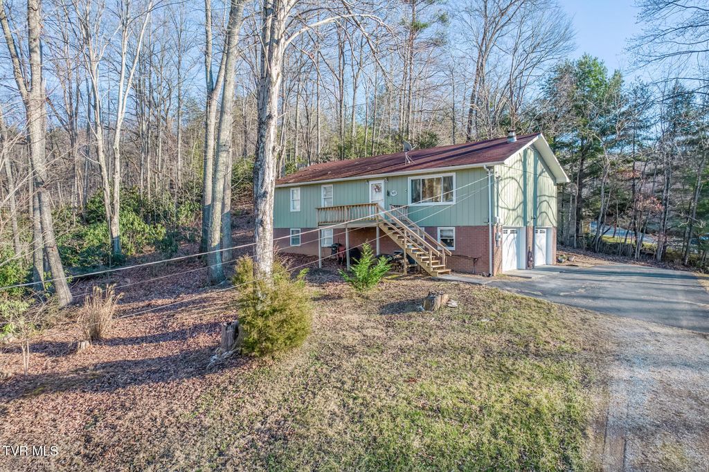 Photo of 1875 Powder Branch Road, Johnson City, TN 37601 (MLS # 9990295)