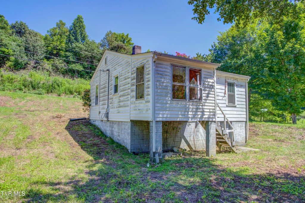 Photo of 2346 Carolina Avenue, Bristol, TN 37620 (MLS # 9998933)