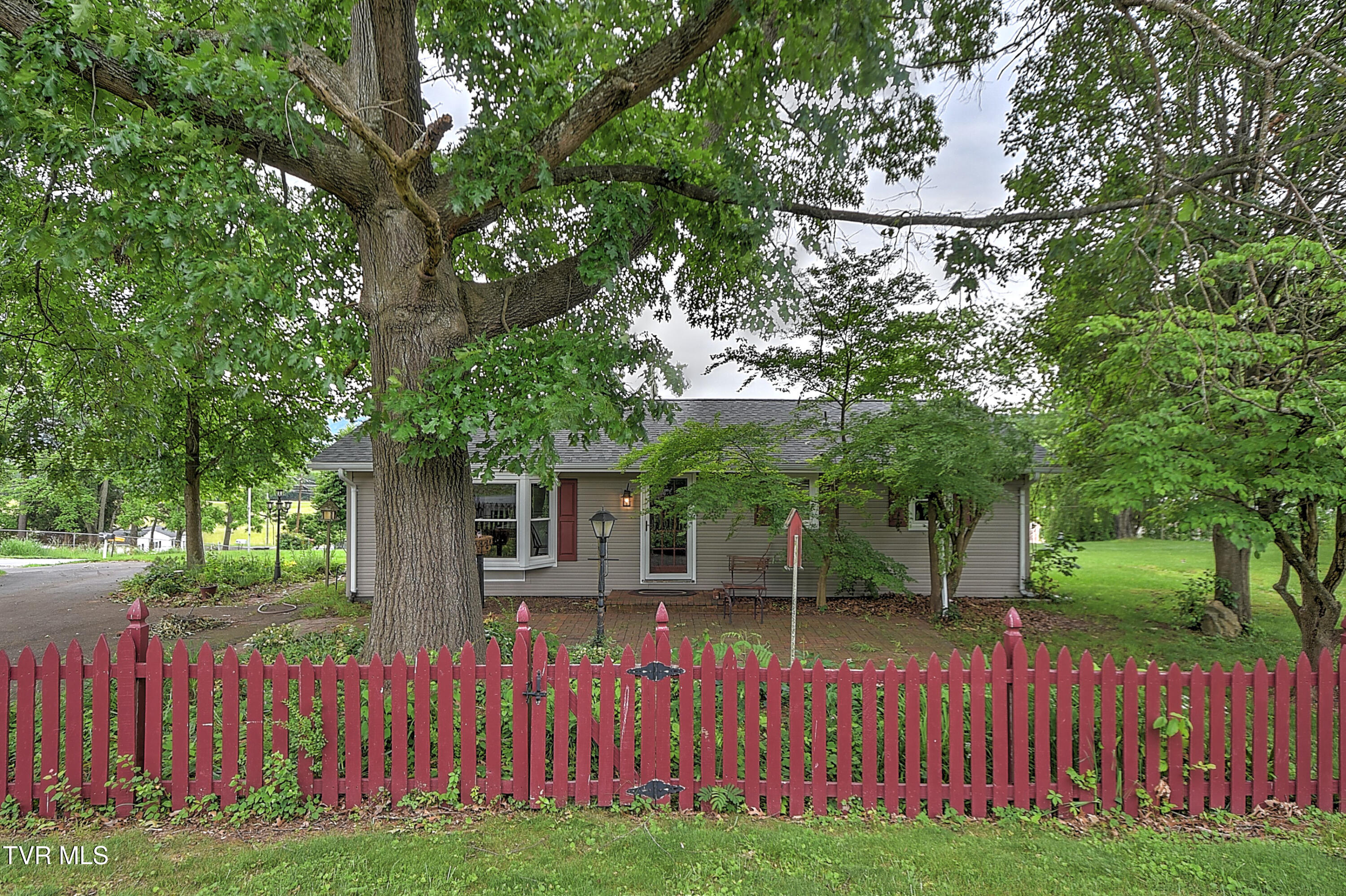 464 Devault Street, Church Hill, Tennessee image 3